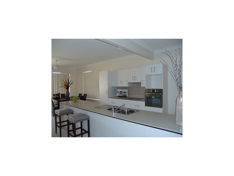 174 Barrack Road, Cannon Hill QLD 4170