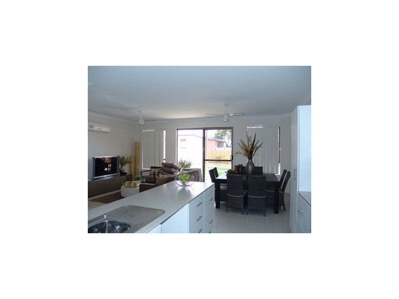 174 Barrack Road, Cannon Hill QLD 4170