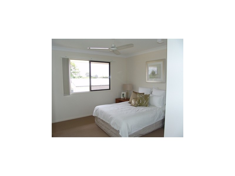 174 Barrack Road, Cannon Hill QLD 4170