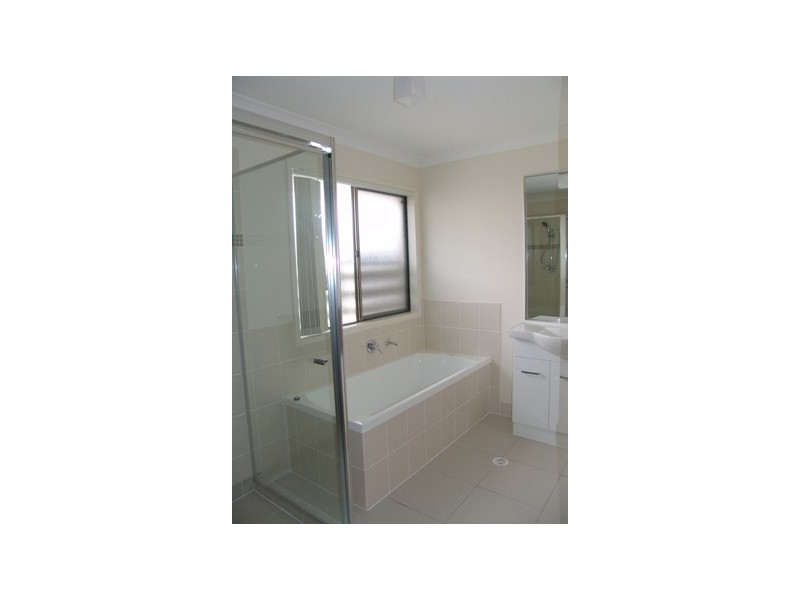 174 Barrack Road, Cannon Hill QLD 4170