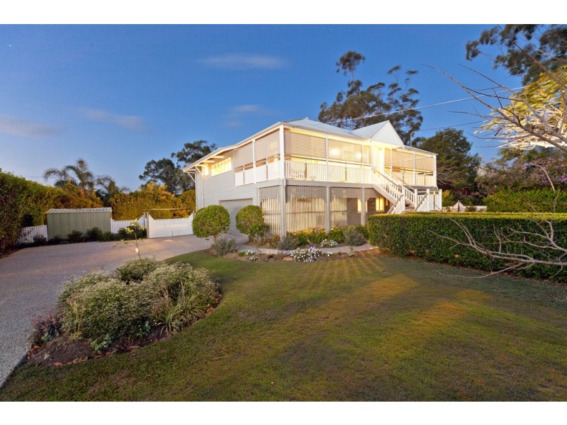 10 Birdwood Road, Birkdale QLD 4159