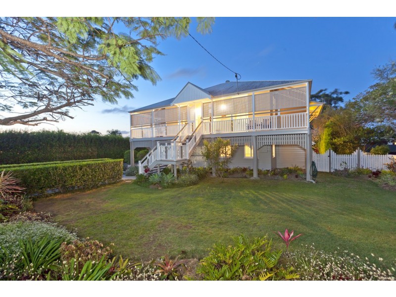 10 Birdwood Road, Birkdale QLD 4159