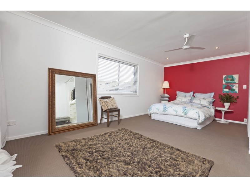 302 Main Road, Wellington Point QLD 4160