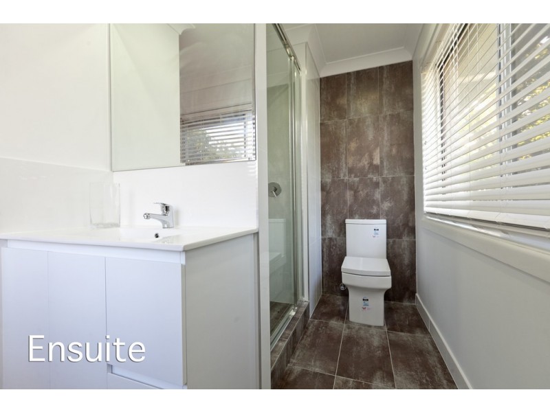 302 Main Road, Wellington Point QLD 4160