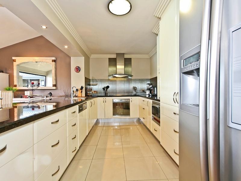 6 Bollard Court, Raby Bay QLD 4163