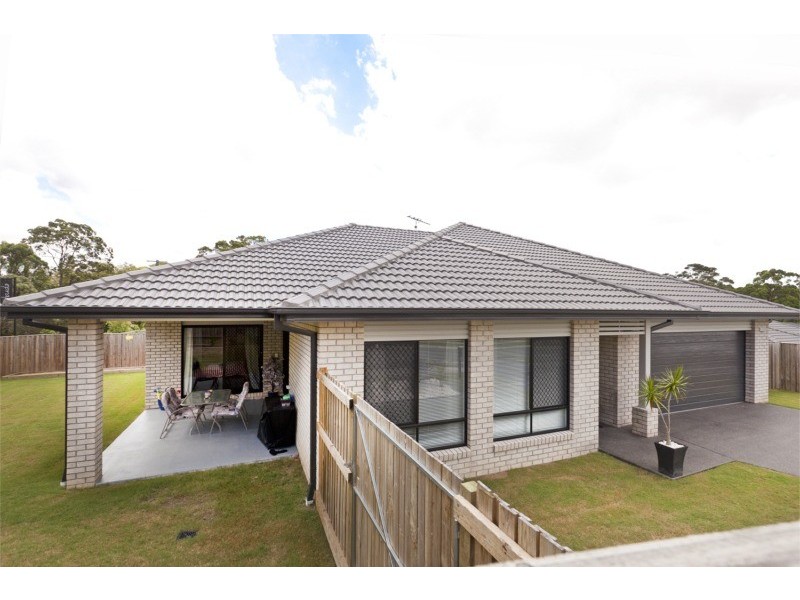 2 Estuary Avenue, Victoria Point QLD 4165