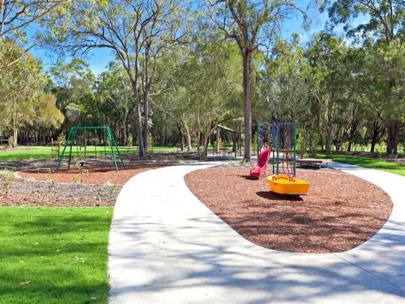 2 Estuary Avenue, Victoria Point QLD 4165