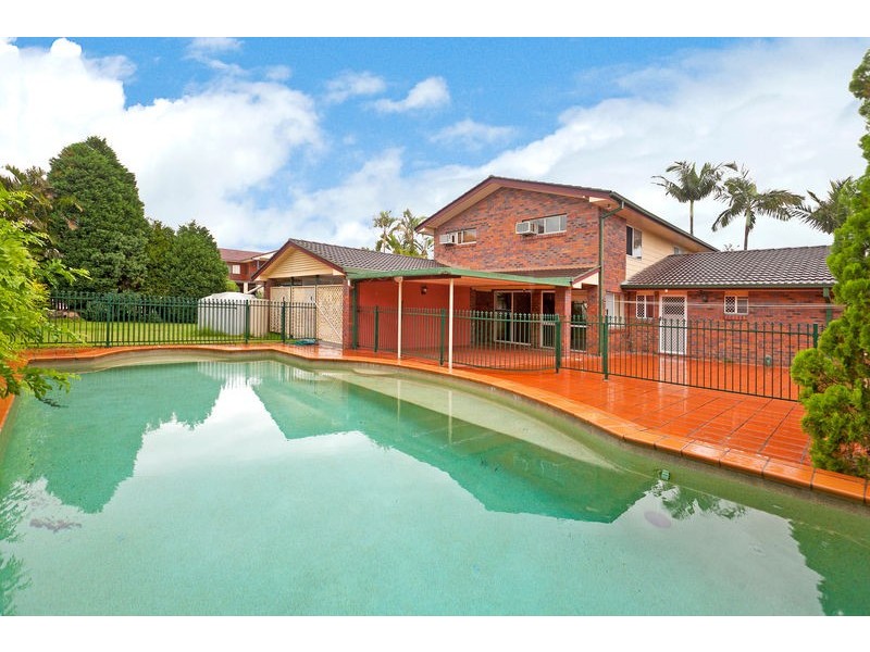 74 Donnington Street, Carindale QLD 4152