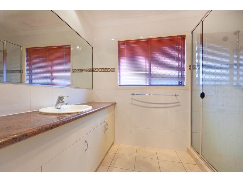 74 Donnington Street, Carindale QLD 4152