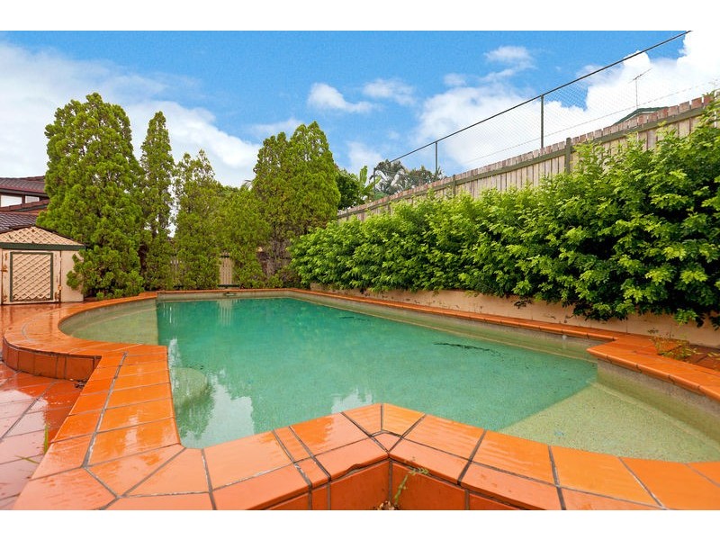 74 Donnington Street, Carindale QLD 4152