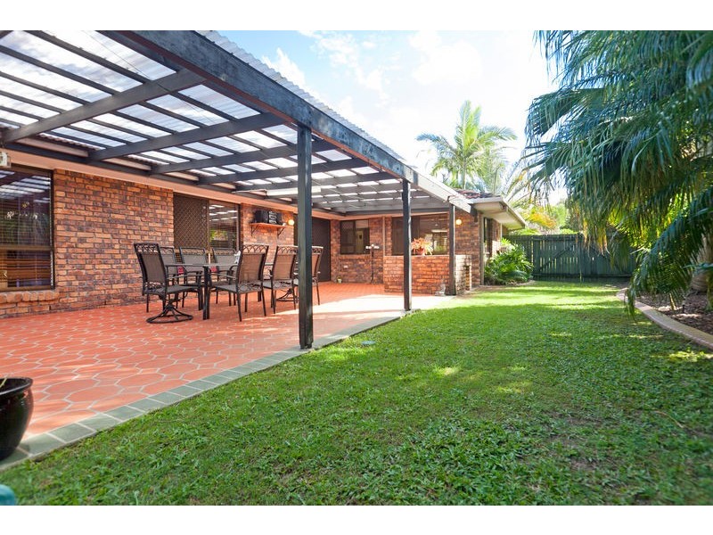 2 Song Place, Birkdale QLD 4159