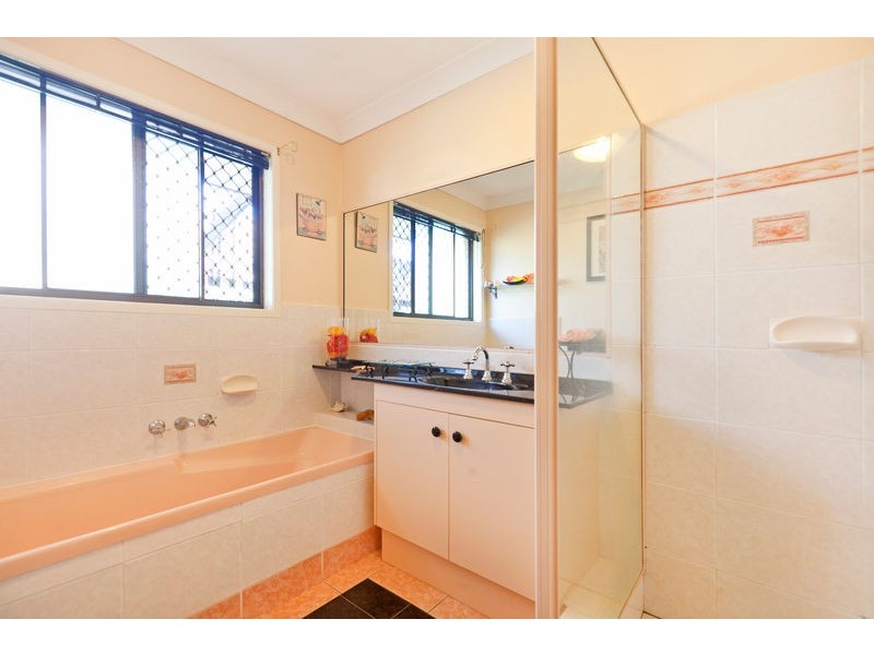 2 Song Place, Birkdale QLD 4159