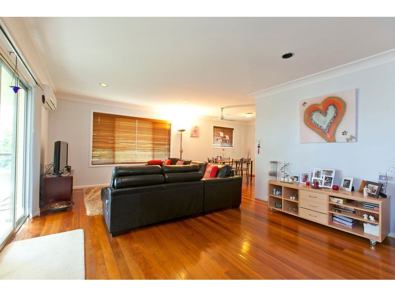 30-32 Sheena Street, Wellington Point QLD 4160