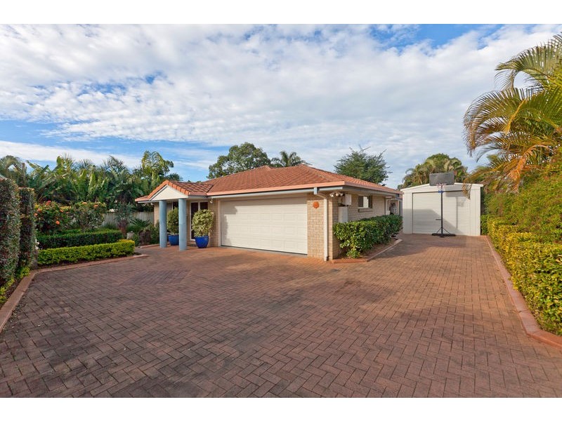 17 Carinyan Drive, Birkdale QLD 4159