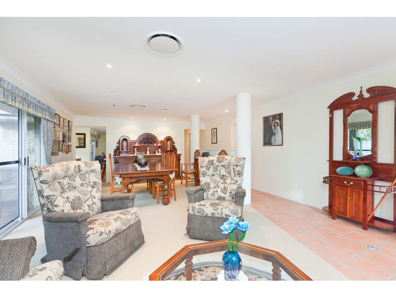 17 Carinyan Drive, Birkdale QLD 4159