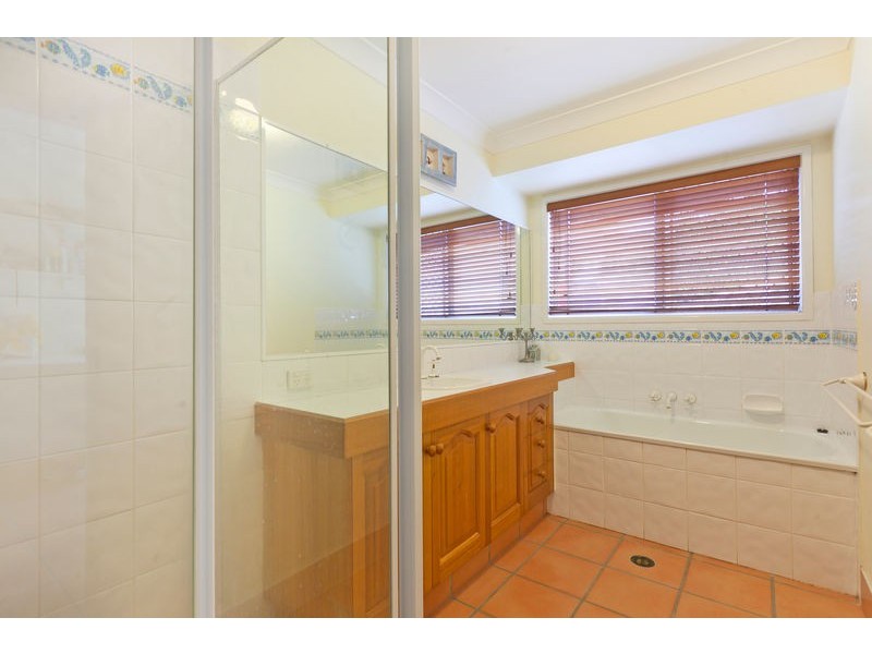 17 Carinyan Drive, Birkdale QLD 4159