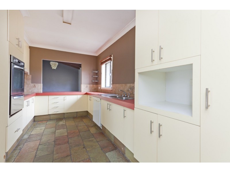 285 Redland Bay Road, Capalaba QLD 4157