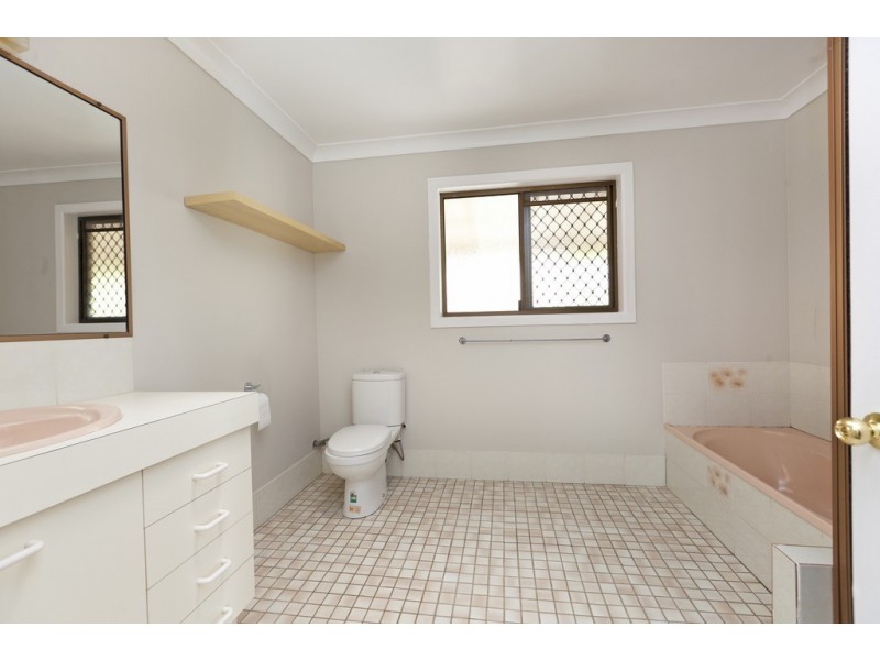 285 Redland Bay Road, Capalaba QLD 4157