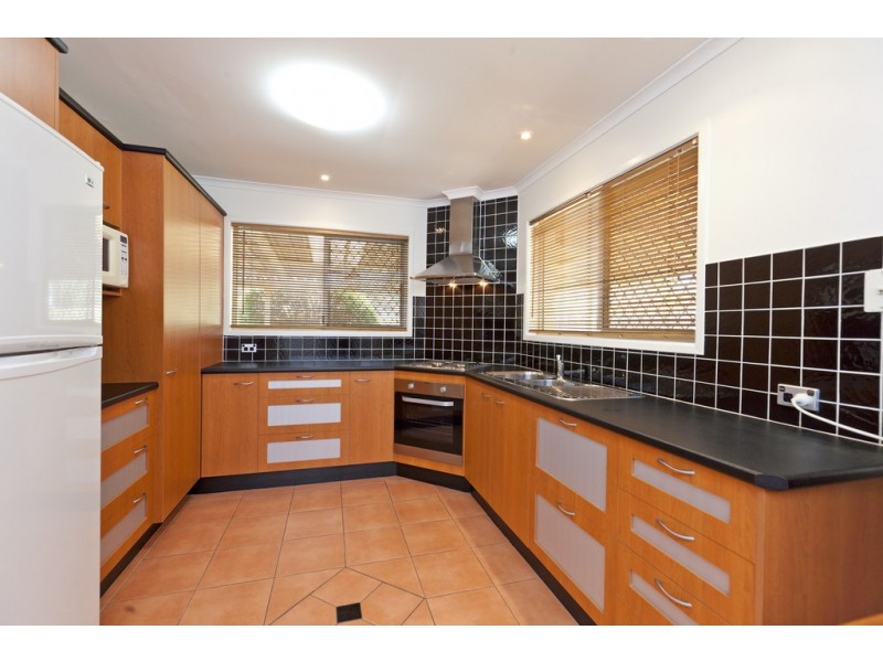 2 Sheena Street, Wellington Point QLD 4160