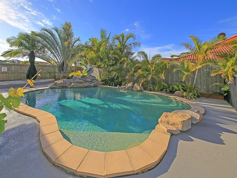 3 St Clair Court, Redland Bay QLD 4165