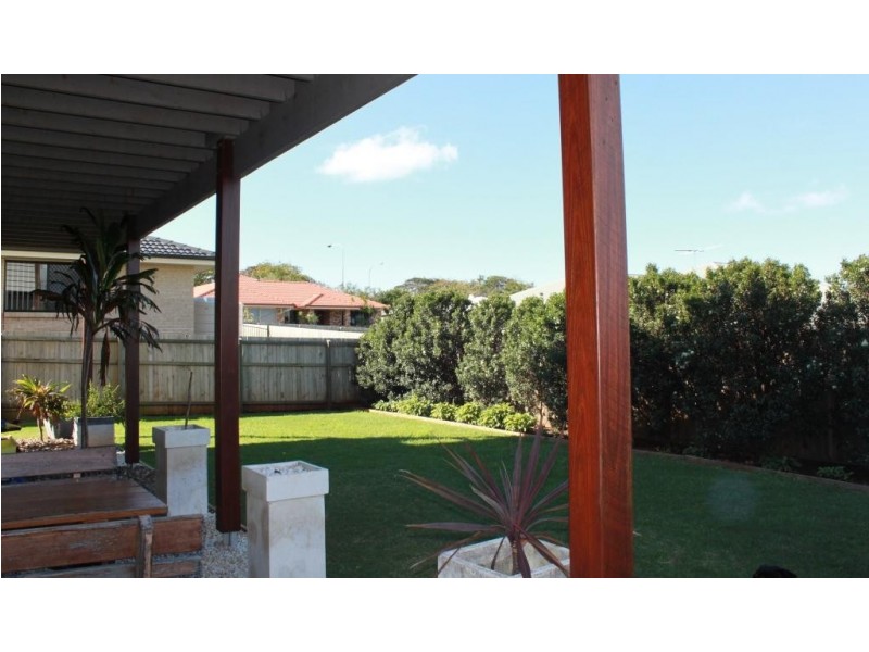35 Cypress St, Redland Bay QLD 4165