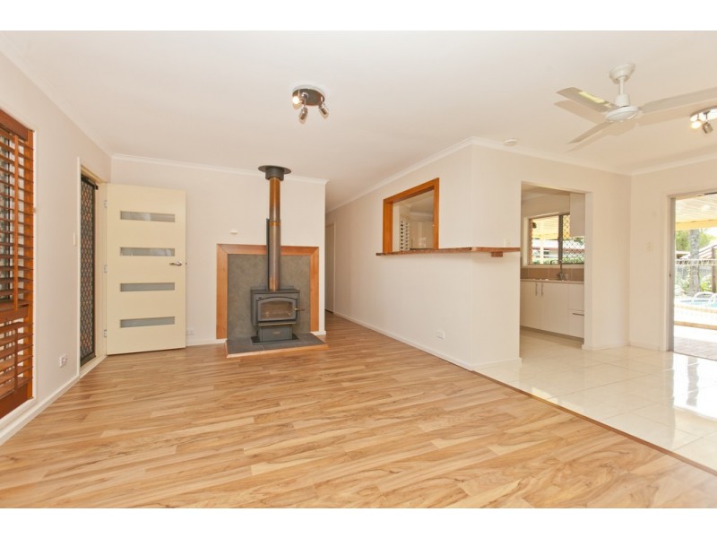 4 Fullerton Street, Birkdale QLD 4159