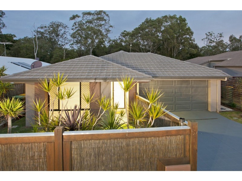 59 Azure Avenue, Redland Bay QLD 4165