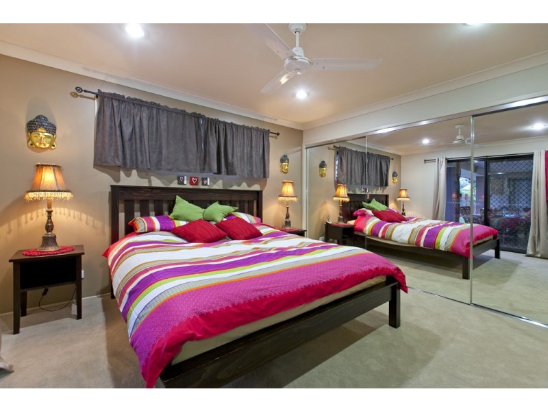 59 Azure Avenue, Redland Bay QLD 4165