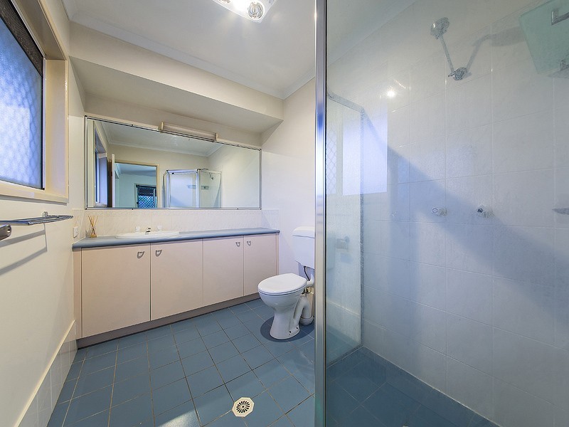 35 Eira Crescent, Edens Landing QLD 4207