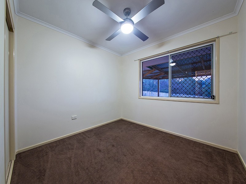 35 Eira Crescent, Edens Landing QLD 4207