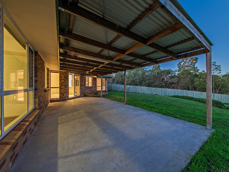 35 Eira Crescent, Edens Landing QLD 4207