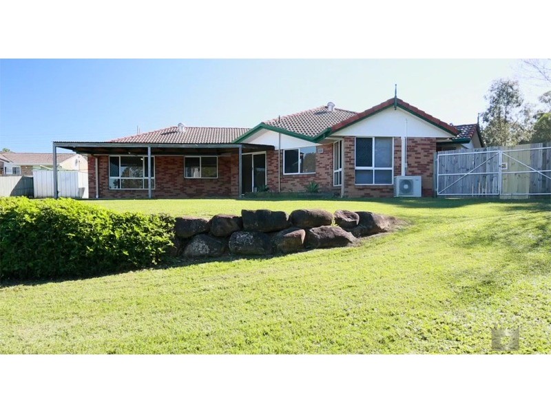 35 Eira Crescent, Edens Landing QLD 4207