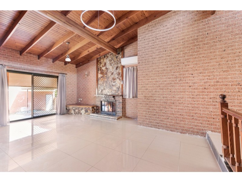 305 Redland Bay Road, Capalaba QLD 4157