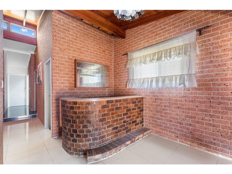 305 Redland Bay Road, Capalaba QLD 4157