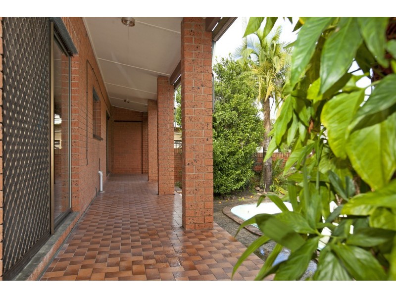 305 Redland Bay Road, Capalaba QLD 4157