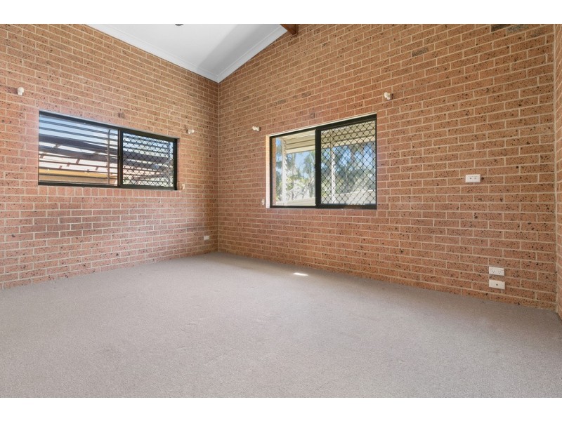 305 Redland Bay Road, Capalaba QLD 4157