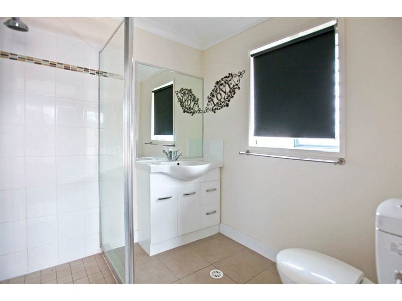 36 Crawford Road, Wynnum West QLD 4178