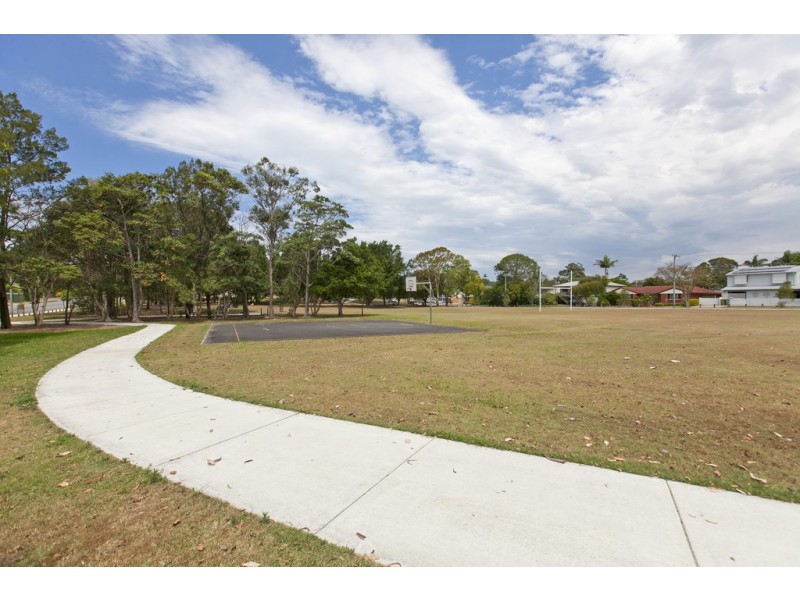 16 Denice Street, Birkdale QLD 4159