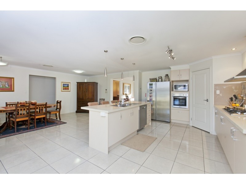 62 Red Gum Crescent, Wakerley QLD 4154