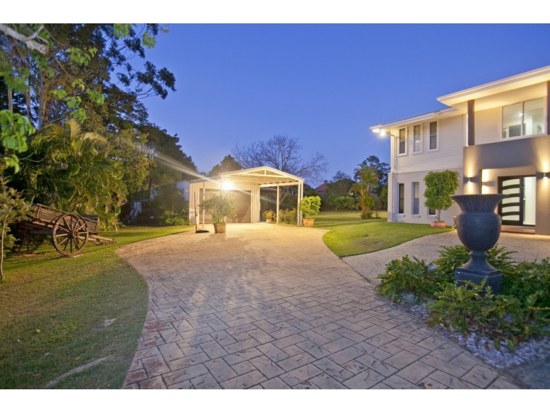 12 Birdwood Road, Birkdale QLD 4159