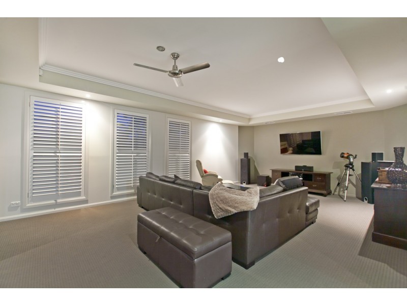 12 Birdwood Road, Birkdale QLD 4159