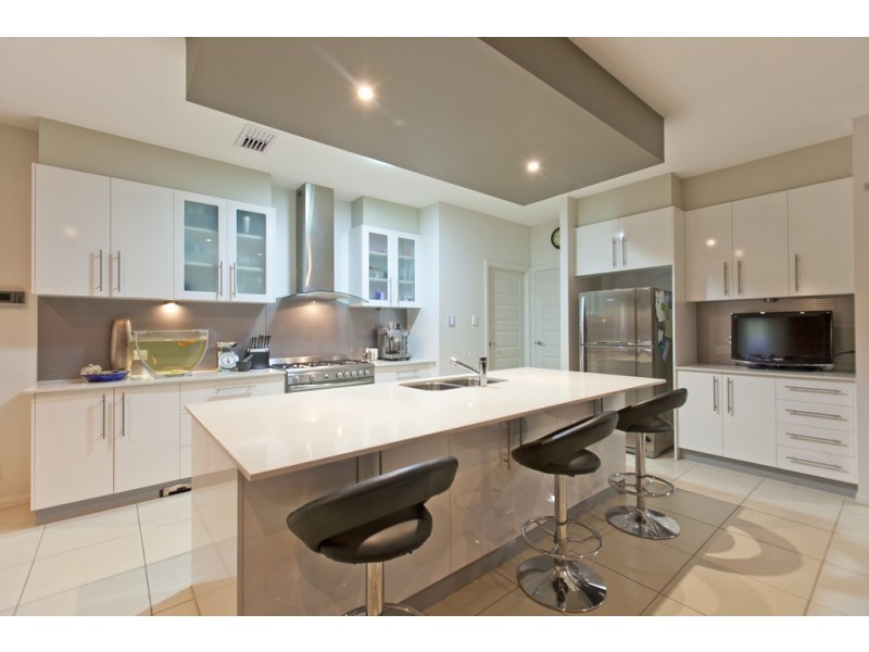 12 Birdwood Road, Birkdale QLD 4159