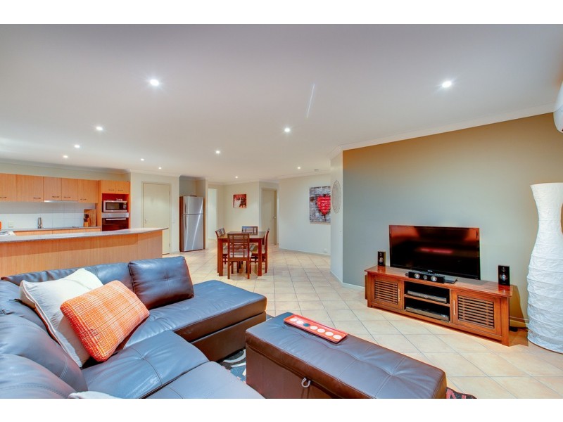 8 Holborn Court, Alexandra Hills QLD 4161