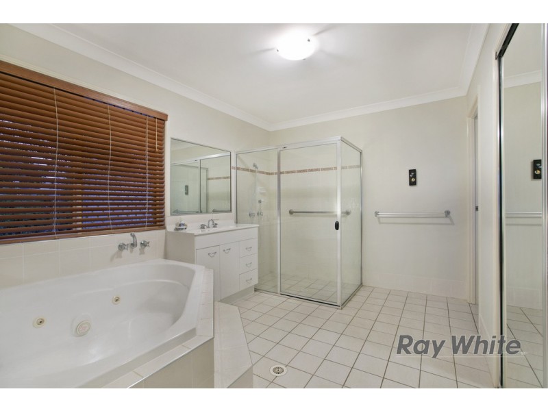 3 Bellevista Crescent, Wellington Point QLD 4160