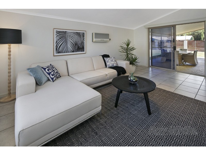 10 Simon Street, Victoria Point QLD 4165