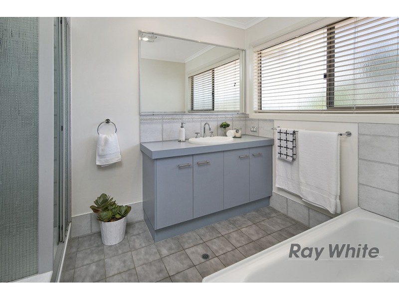 10 Simon Street, Victoria Point QLD 4165