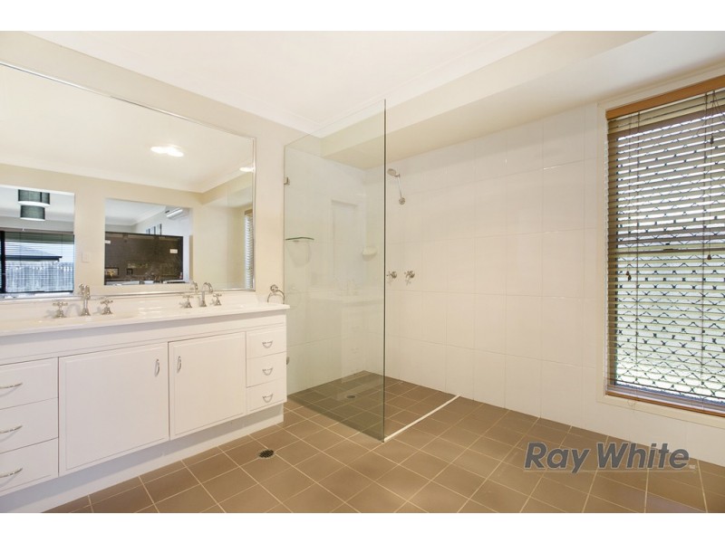 7 Robin Close, Wakerley QLD 4154