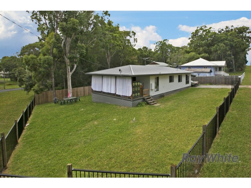 1 Tukkeri Street, Macleay Island QLD 4184