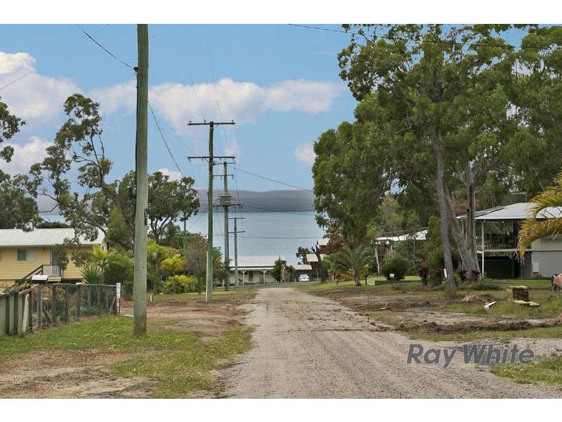 1 Tukkeri Street, Macleay Island QLD 4184