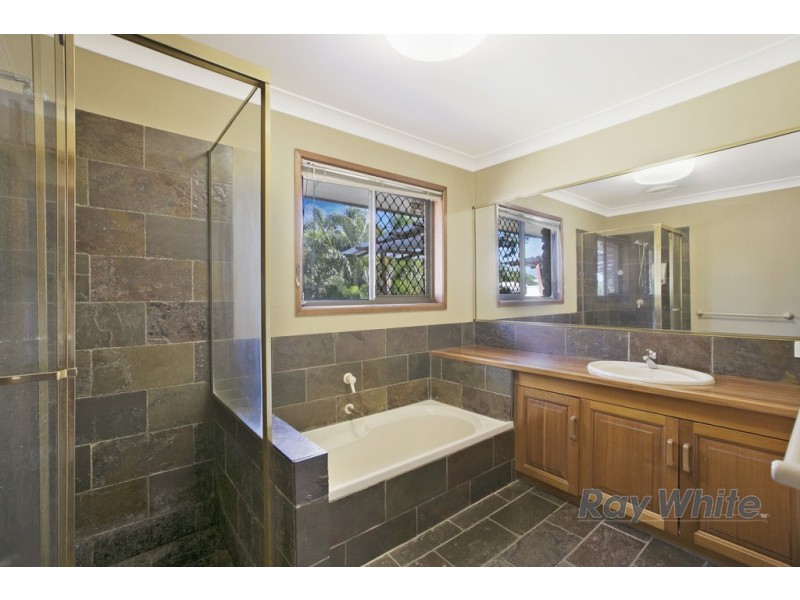 52 Makaha Drive, Birkdale QLD 4159